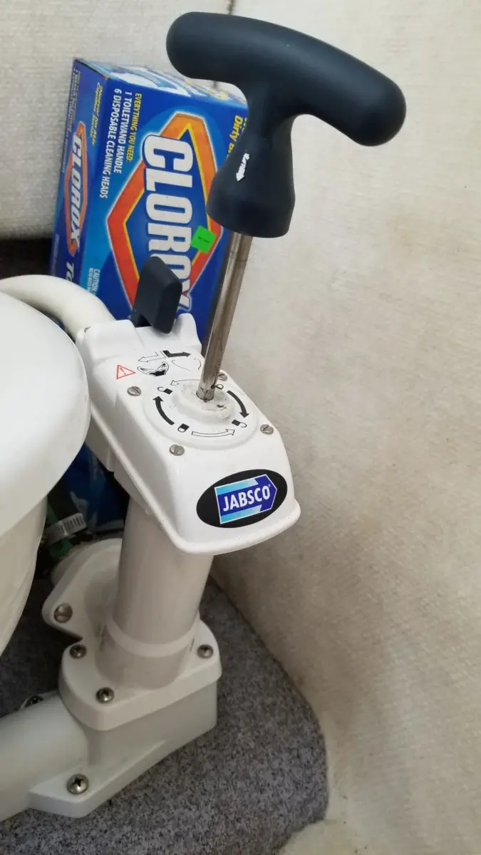 Do Cuddy Cabins have Bathrooms? » Cuddy and Cruiser Guide