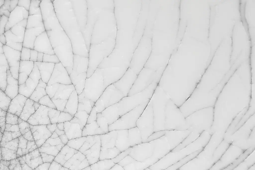 image showing spider cracks in fiberglass